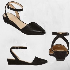 SALE - NWOB Sz 6.5 CL by Laundry Snakeskin Ballet Flat